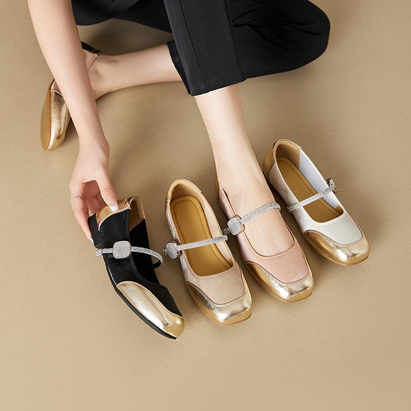 Soft-soled shallow-mouth small leather shoes for women s spring new low-heeled rhinestone one-pedal large-size beanie shoes for women s dance shoes 35
Soft-soled shallow-mouth small leather shoes for women s spring new low-heeled rhinestone one-pedal large-size beanie shoes for women s dance shoes 35