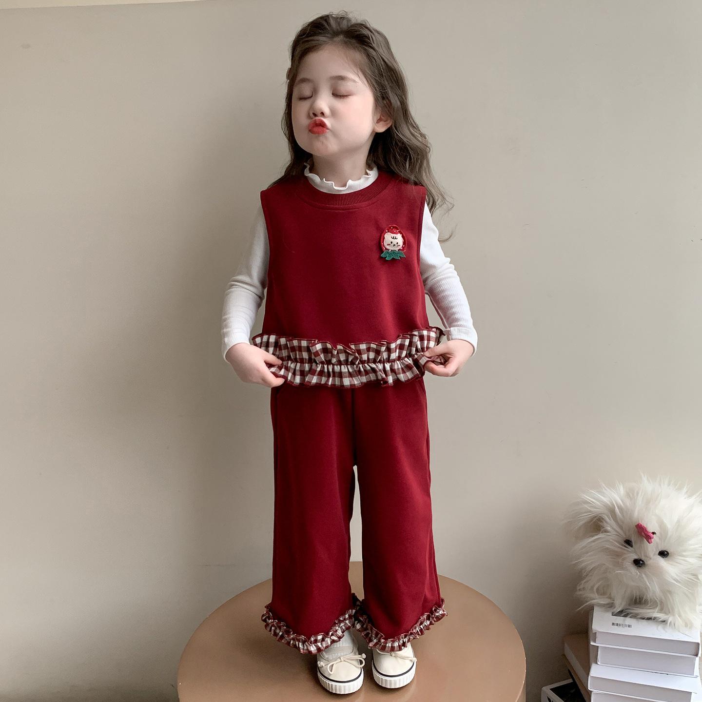 Осенний модный комплект-тройка с жилетом для девочек, возраст 2-7 лет 120 cm
Осенний модный комплект-тройка с жилетом для девочек, возраст 2-7 лет 120 cm