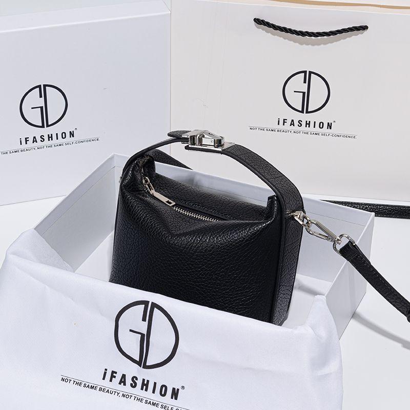 Hong Kong Famous Brand Exquisite Shoulder Crossbody Satchel Dumpling Bag Black
Hong Kong Famous Brand Exquisite Shoulder Crossbody Satchel Dumpling Bag Black