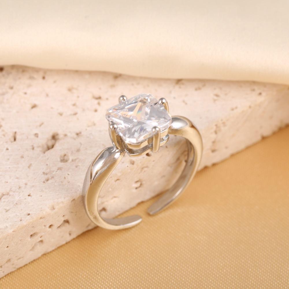 Кільце з великим діамантом із цирконію, покрите 18-каратним золотом: Елегантна, Стійка до вицвітання, Універсальна Весільна каблучка для жінок
Кільце з великим діамантом із цирконію, покрите 18-каратним золотом: Елегантна, Стійка до вицвітання, Універсальна Весільна каблучка для жінок