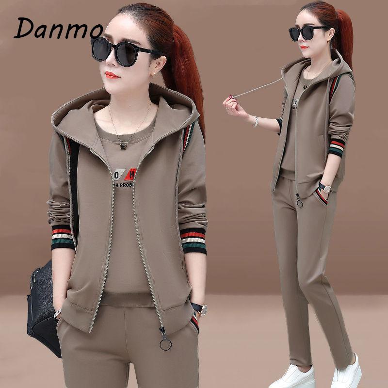 Модный женский костюм Danmo, корейская версия, весенне-осенний топ с длинными рукавами, повседневная спортивная одежда, элегантные женские три костюма S чёрный
Модный женский костюм Danmo, корейская версия, весенне-осенний топ с длинными рукавами, повседневная спортивная одежда, элегантные женские три костюма S чёрный