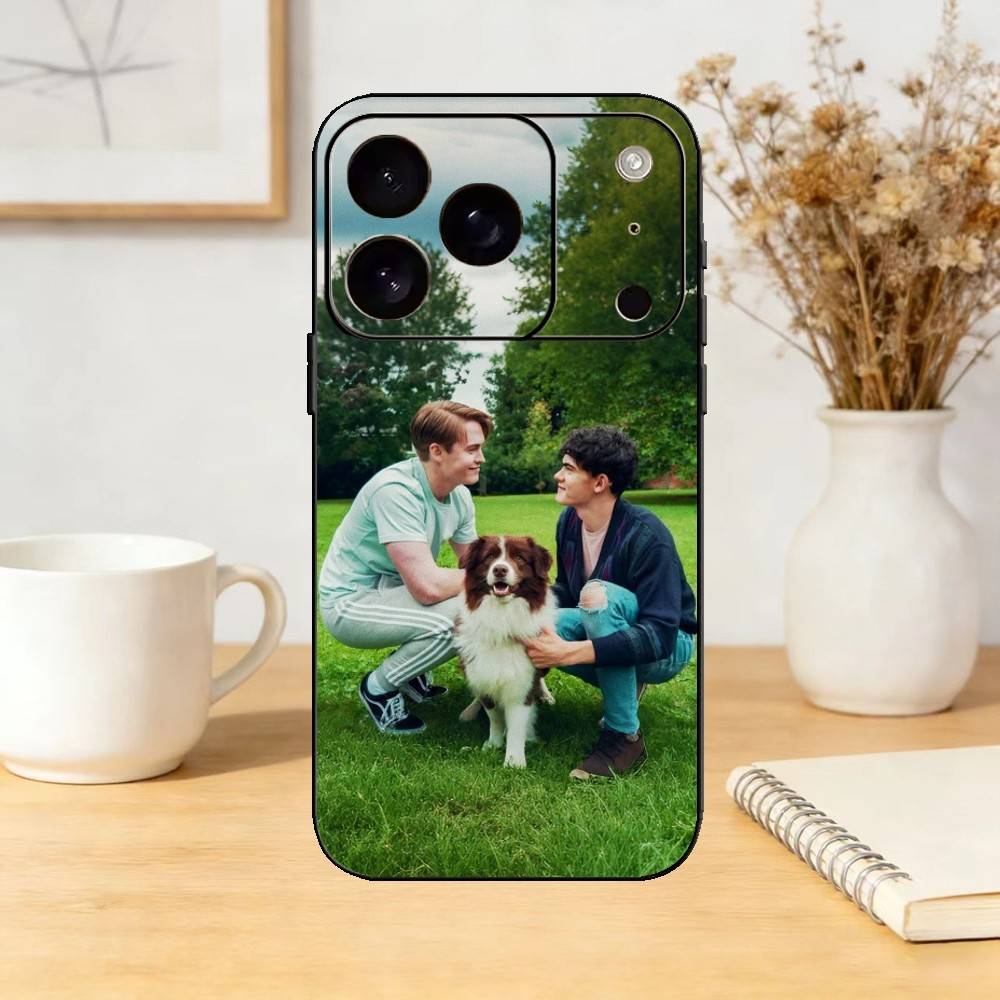Heartstopper Nick Charlie Stars Phone Case Silicone black Soft For IPhone 17,16,15,14,13,12,11,SE,Plus Pro Max iPhone15
Heartstopper Nick Charlie Stars Phone Case Silicone black Soft For IPhone 17,16,15,14,13,12,11,SE,Plus Pro Max iPhone15