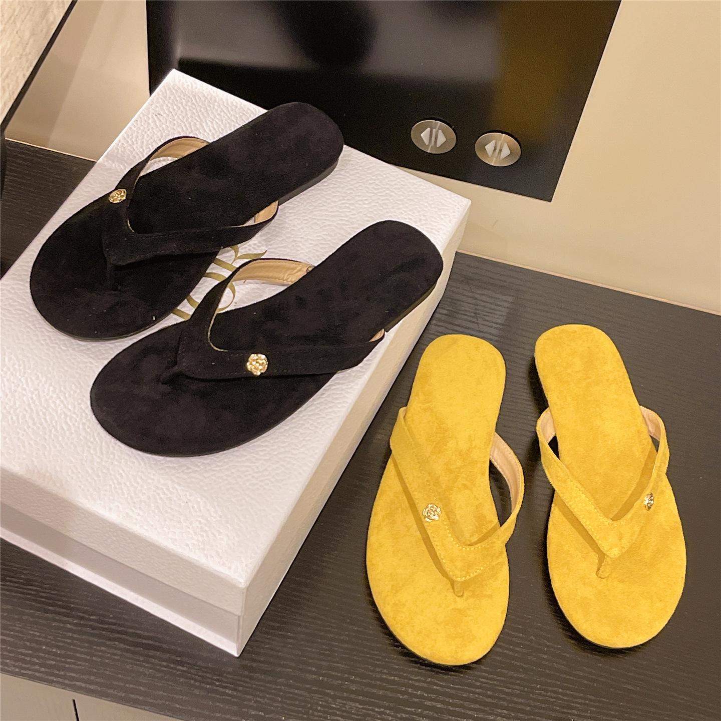 Soft bottom outer wear sandals simple foot pinching summer new flat bottom non-slip holiday beach flip-flops women s tide 35
Soft bottom outer wear sandals simple foot pinching summer new flat bottom non-slip holiday beach flip-flops women s tide 35