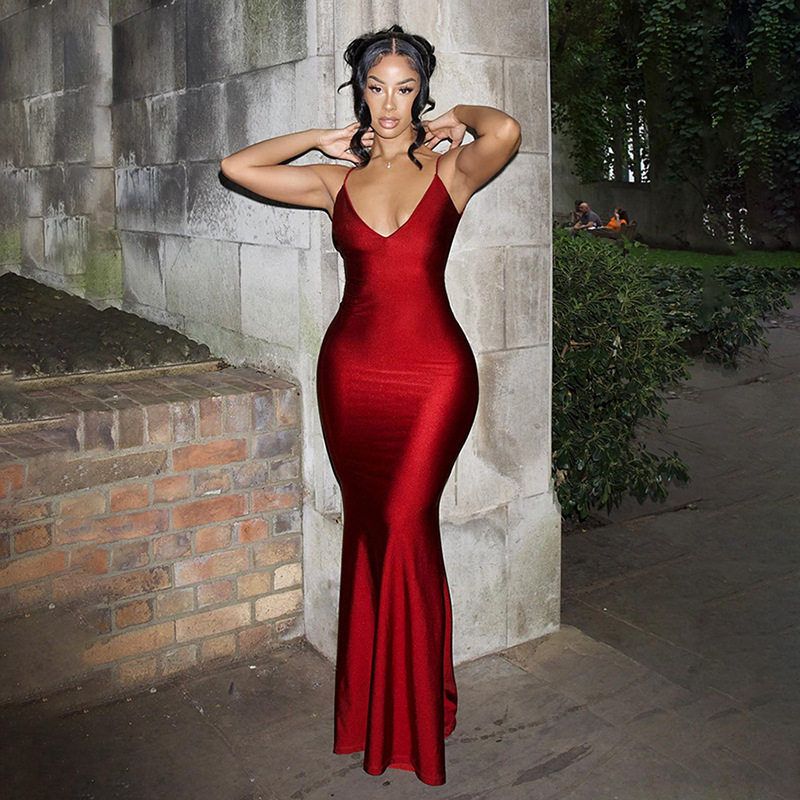 Cross-Border Foreign Trade Dress 2023 Summer New Style Deep V Backless Strap Dress Slim Sexy Fishtail Dress Red S
Cross-Border Foreign Trade Dress 2023 Summer New Style Deep V Backless Strap Dress Slim Sexy Fishtail Dress Red S