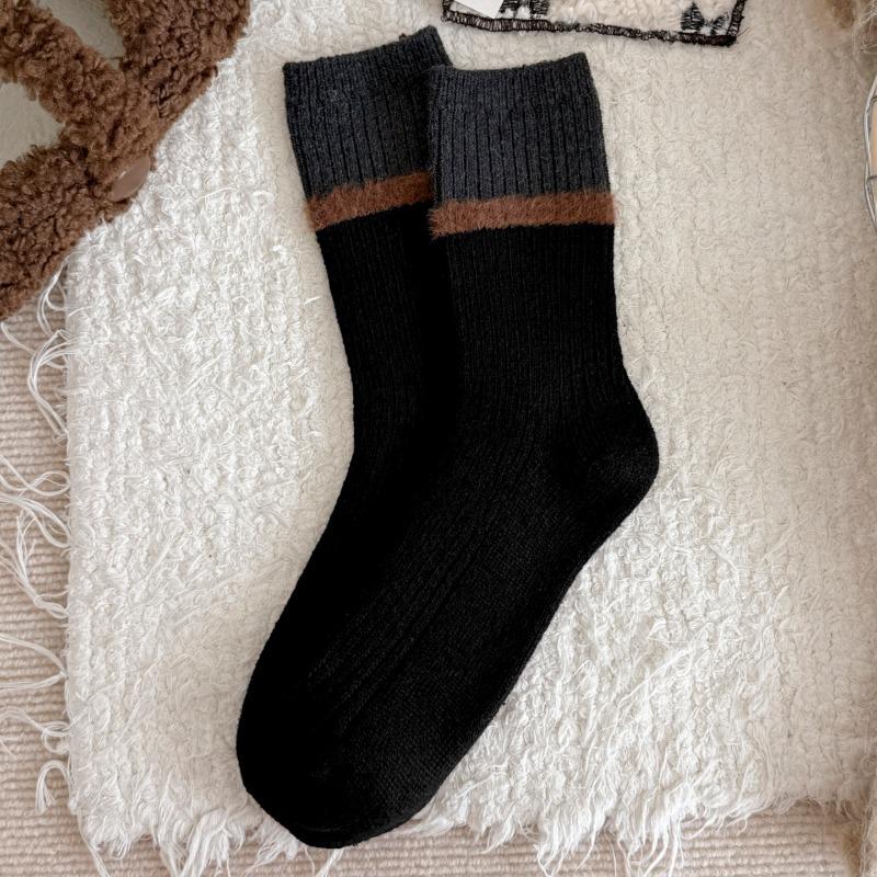 Warm, Thickened Yarn Socks, Women s Mid-calf Socks, Color-blocking Striped Pile Socks, Mink Velvet Long Socks 1 pair чорний
Warm, Thickened Yarn Socks, Women s Mid-calf Socks, Color-blocking Striped Pile Socks, Mink Velvet Long Socks 1 pair чорний