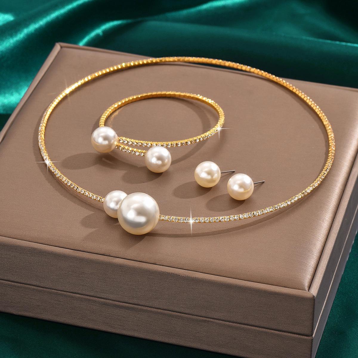 European American Fashion Rhinestone Pearl Choker & Bracelet Set золотий
European American Fashion Rhinestone Pearl Choker & Bracelet Set золотий
