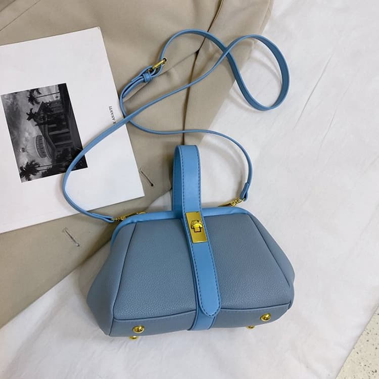 Lychee pattern lock doctor bag women s shoulder handbag синій
Lychee pattern lock doctor bag women s shoulder handbag синій