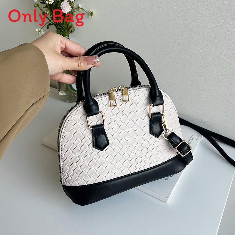 Fashionable Shell Bag With Inner Phone Pocket And Trendy Stitching For Women BlackWhite
Fashionable Shell Bag With Inner Phone Pocket And Trendy Stitching For Women BlackWhite