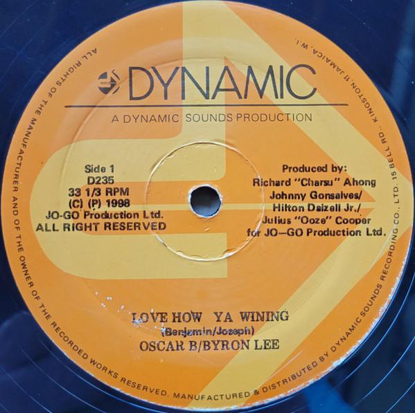 12inch Record OSCAR BENJAMIN / BYRON LEE / BYRON - Love How Ya Winning / Tiny Winey D235 Dynamic Sounds 1998 Jamaica Reggae, Ska & Dub Used
12inch Record OSCAR BENJAMIN / BYRON LEE / BYRON - Love How Ya Winning / Tiny Winey D235 Dynamic Sounds 1998 Jamaica Reggae, Ska & Dub Used