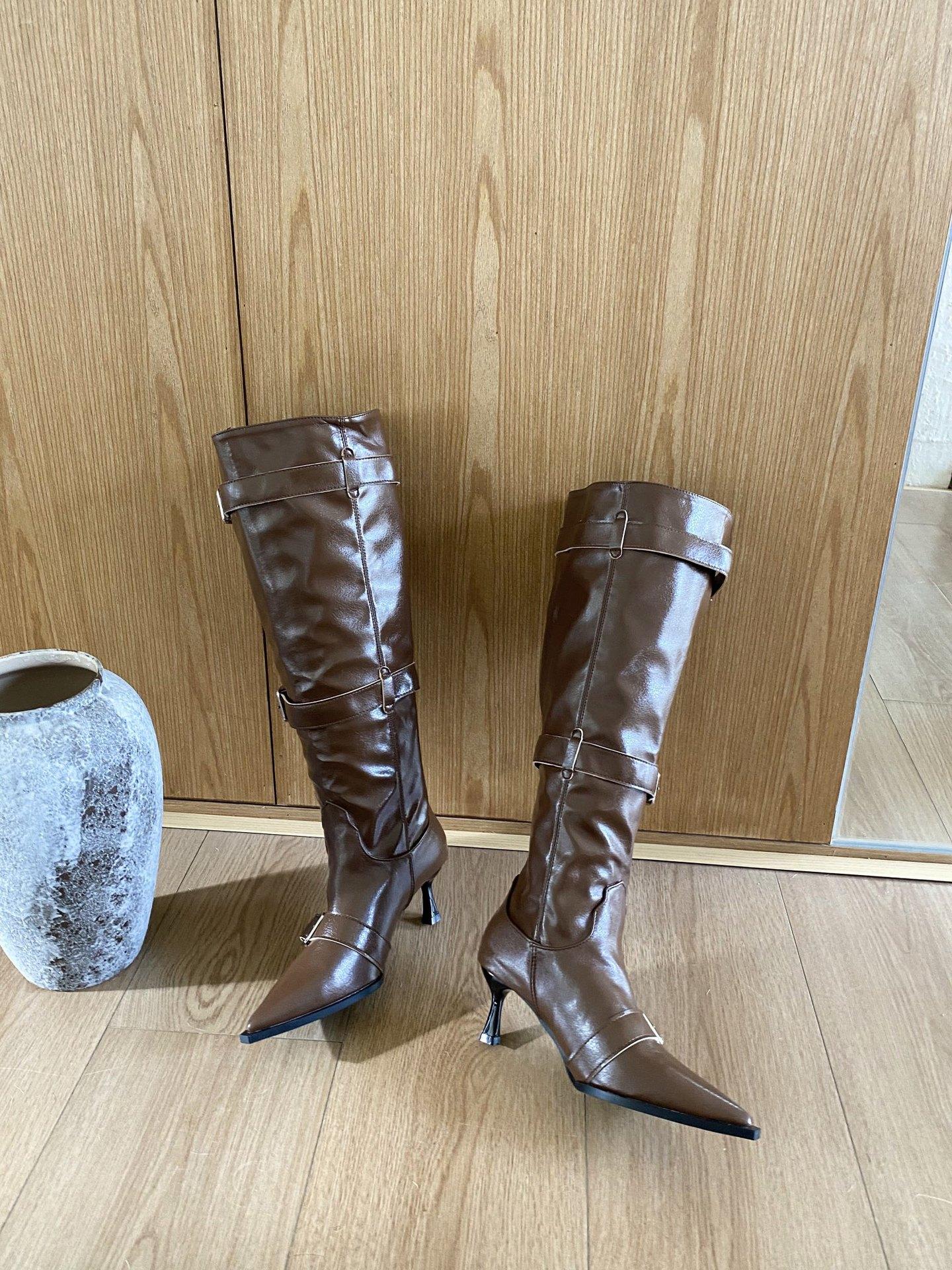 2025 new European and American style belt buckle pointed head thin heel thin high heel boots 39 темно-коричневого
2025 new European and American style belt buckle pointed head thin heel thin high heel boots 39 темно-коричневого