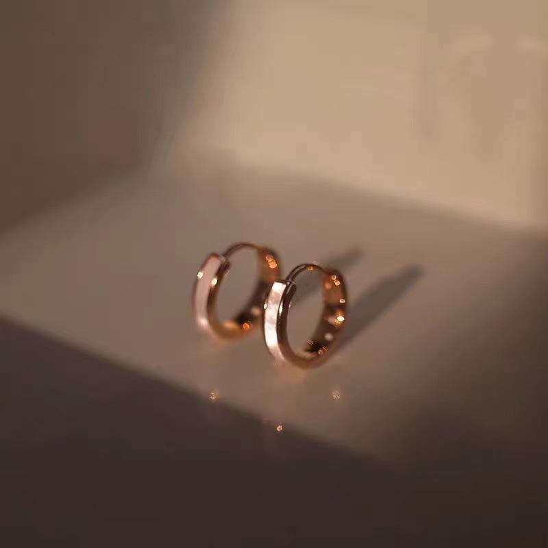 2024 Temperamental Shell Hoop Earrings - High-End Cold Style Design for Women Champagne
2024 Temperamental Shell Hoop Earrings - High-End Cold Style Design for Women Champagne