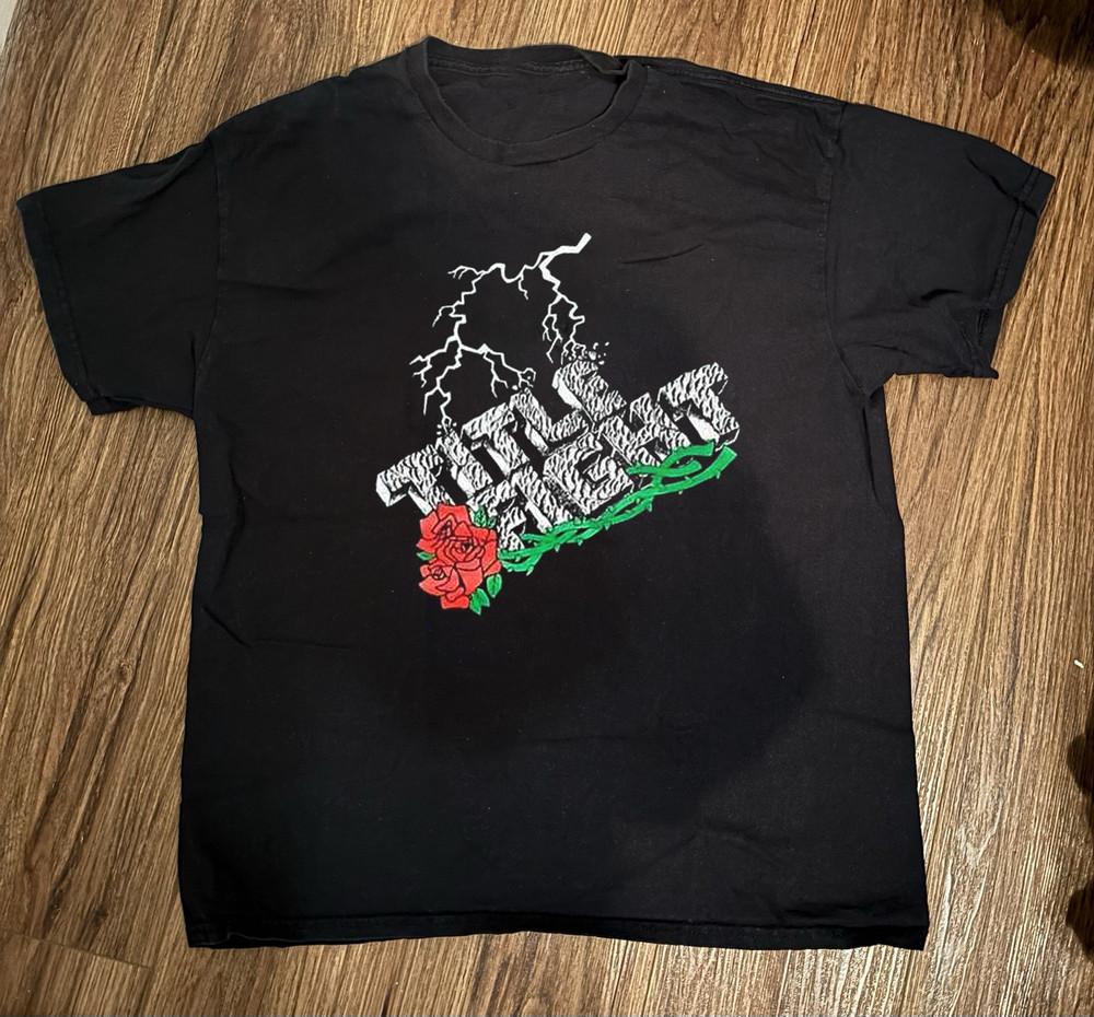 Vintage Rose Pocket Title Fight Cotton Black S-5XL Shirt AA226 Unisex T-Shirt L
Vintage Rose Pocket Title Fight Cotton Black S-5XL Shirt AA226 Unisex T-Shirt L
