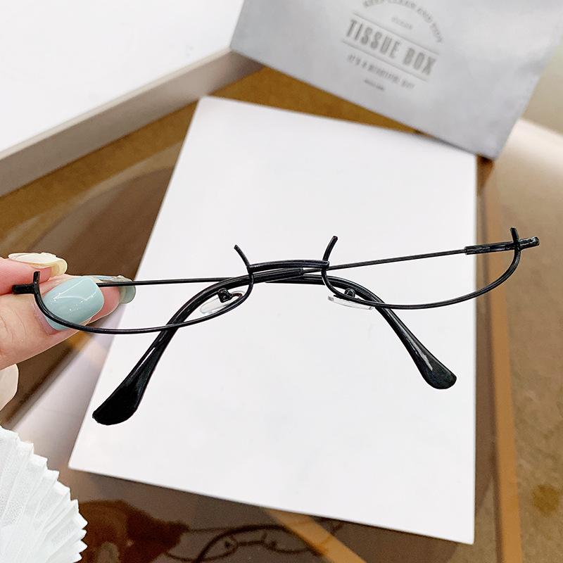 Металлические очки-полуободки без оправы: Косплей в стиле чистой японской мягкой девушки с цепочкой
Металлические очки-полуободки без оправы: Косплей в стиле чистой японской мягкой девушки с цепочкой