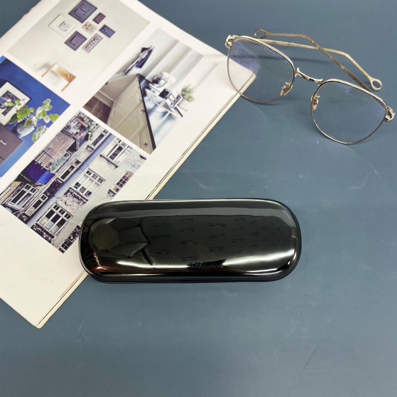 E88 Electroplated Tinplate Compact Glasses Case - Lightweight, Pressure-Resistant Myopia Glasses Box with Baking Varnish
E88 Electroplated Tinplate Compact Glasses Case - Lightweight, Pressure-Resistant Myopia Glasses Box with Baking Varnish