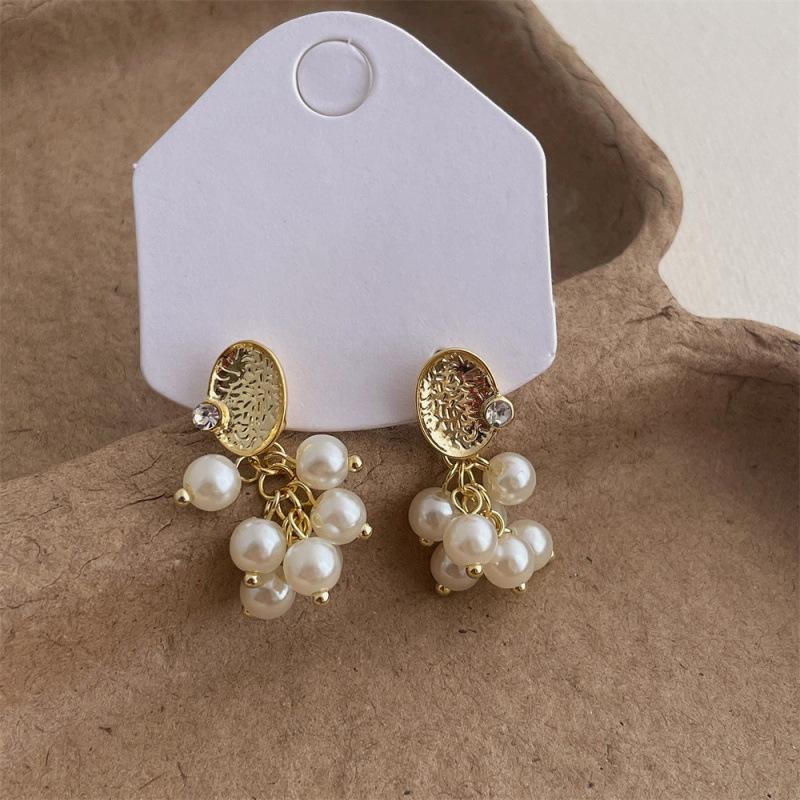 Pearl fringed earrings fashion oval stud earrings light luxury high temperament earrings women
Pearl fringed earrings fashion oval stud earrings light luxury high temperament earrings women
