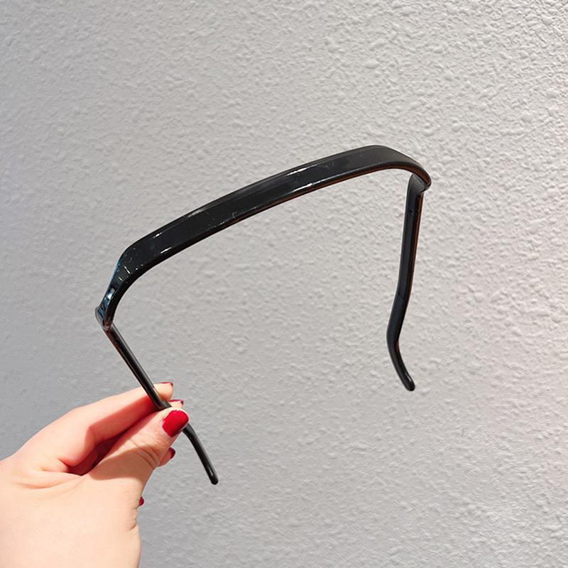 2023 Sunglasses Headband Female All-Match Pressing Hair Bundle Headdress Invisible Curly Hair Fixed Artifact Square Headband
2023 Sunglasses Headband Female All-Match Pressing Hair Bundle Headdress Invisible Curly Hair Fixed Artifact Square Headband
