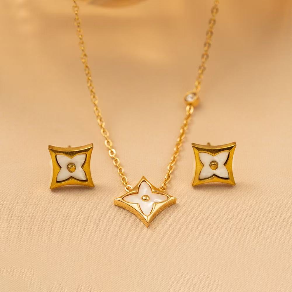 2 шт. титановая сталь не тускнеющая двусторонняя набор клевер ожерелье серьги necklace+earrings
2 шт. титановая сталь не тускнеющая двусторонняя набор клевер ожерелье серьги necklace+earrings