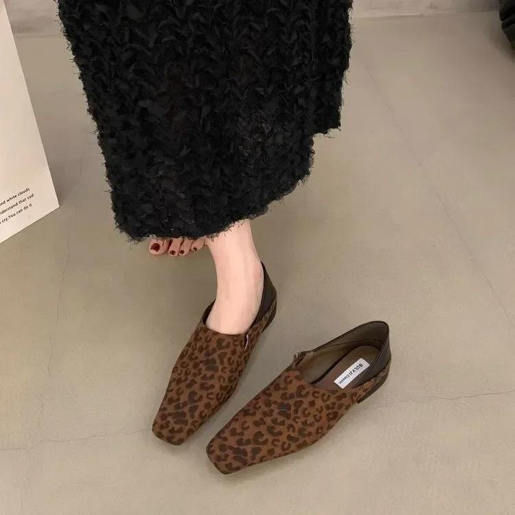 Модные лоферы с квадратным носком и леопардовым принтом, женские туфли на каблуках, кожаные зимние ботинки, 2025, осень-зима, элегантные женские туфли-лодочки, платье, zapatos de mujer 35 леопардовый
Модные лоферы с квадратным носком и леопардовым принтом, женские туфли на каблуках, кожаные зимние ботинки, 2025, осень-зима, элегантные женские туфли-лодочки, платье, zapatos de mujer 35 леопардовый