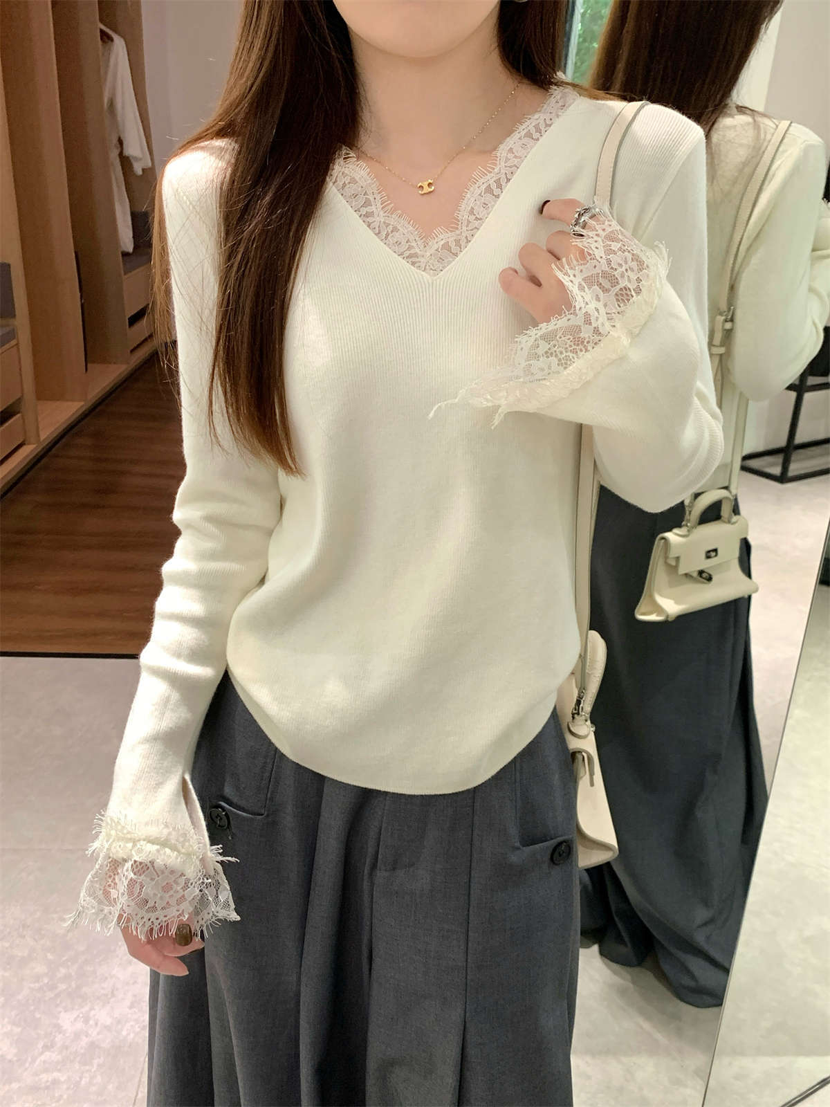 Black collar lace temperament long-sleeved bottoming shirt autumn and winter new lazy pullover with sweater knitted top women L абрикосовий
Black collar lace temperament long-sleeved bottoming shirt autumn and winter new lazy pullover with sweater knitted top women L абрикосовий