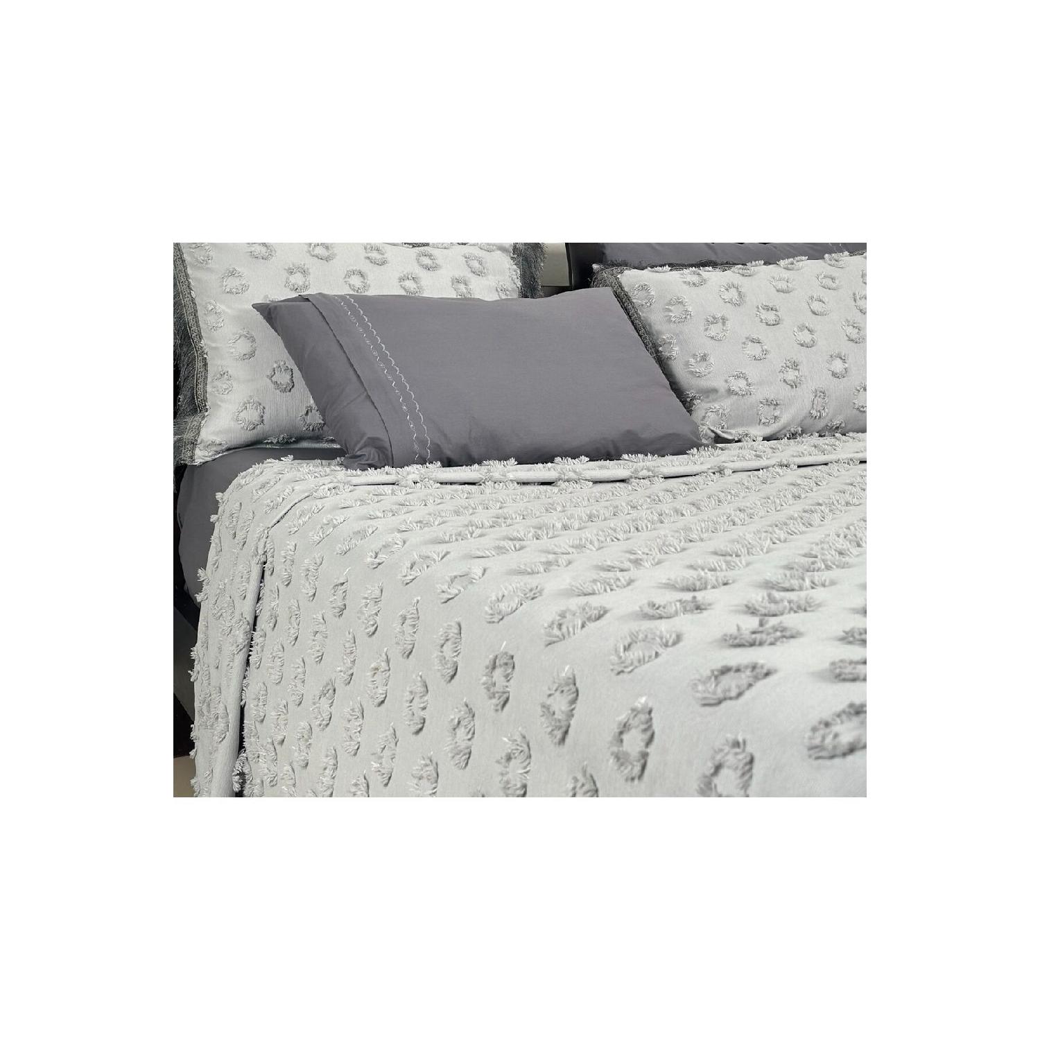Round Patterned Gray Double Pike Set Modern Design And Meeting Of Quality сірий колір
Round Patterned Gray Double Pike Set Modern Design And Meeting Of Quality сірий колір