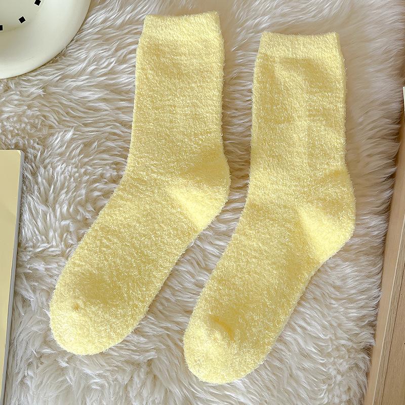 Coral Fleece Mid-Calf Socks for Women Plush Lined Thick Warm Winter Sleeping Socks Non-Shedding House Sleep Maternity Socks One Size жовтий
Coral Fleece Mid-Calf Socks for Women Plush Lined Thick Warm Winter Sleeping Socks Non-Shedding House Sleep Maternity Socks One Size жовтий