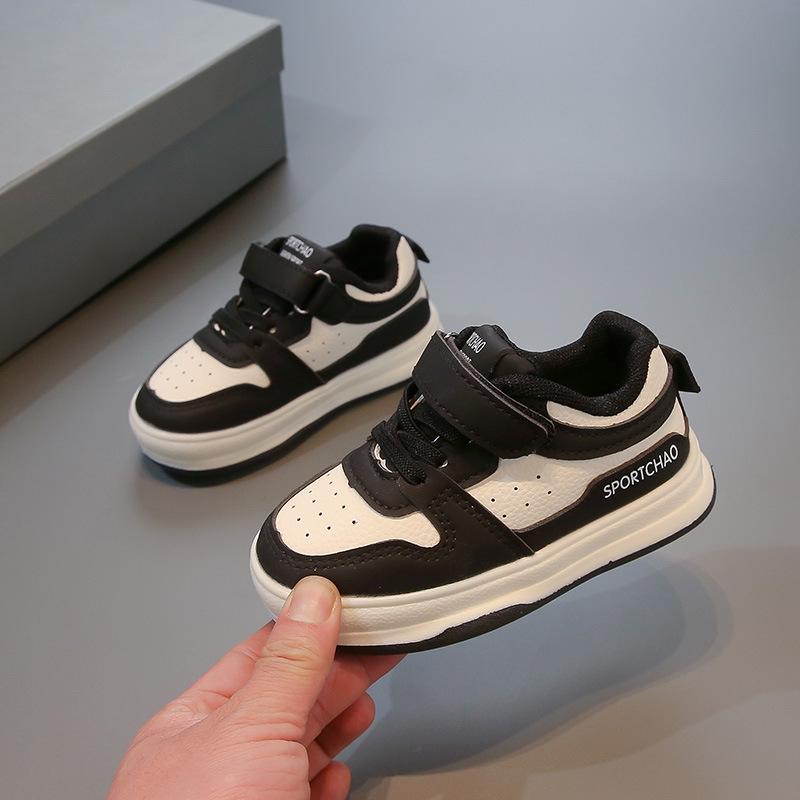 Модные кроссовки для мальчиков Весна 2025 - Универсальные кожаные кеды для малышей Size 27 (Inner length 17 cm) чёрный
Модные кроссовки для мальчиков Весна 2025 - Универсальные кожаные кеды для малышей Size 27 (Inner length 17 cm) чёрный