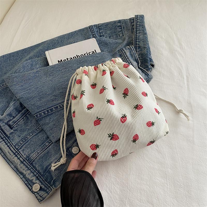 Stylish And Trendy Bucket Bag For Women In Black Pink And White Perfect For Summer Outings білий
Stylish And Trendy Bucket Bag For Women In Black Pink And White Perfect For Summer Outings білий