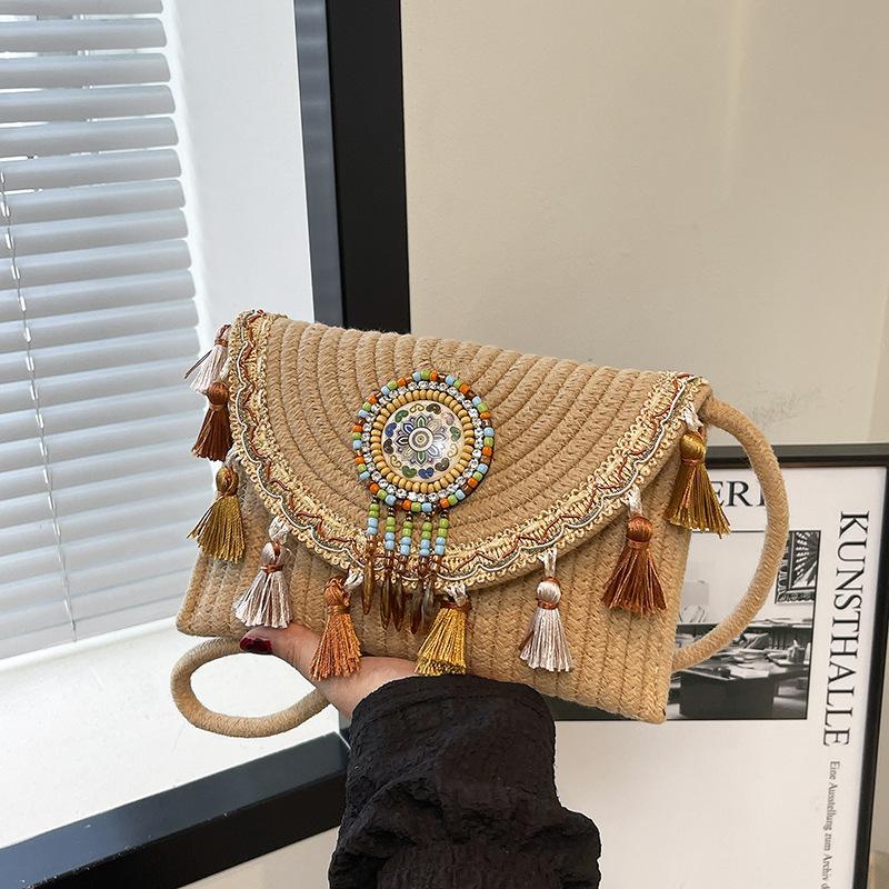 Маленькая квадратная сумка с контрастной расцветкой, ручной работы, с бахромой, новая летняя, универсальная, в повседневном этническом стиле, на плечо, сумка-мессенджер хаки
Маленькая квадратная сумка с контрастной расцветкой, ручной работы, с бахромой, новая летняя, универсальная, в повседневном этническом стиле, на плечо, сумка-мессенджер хаки