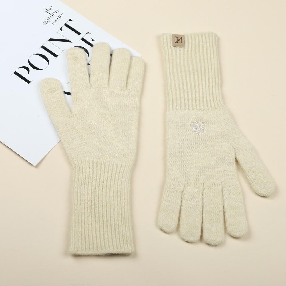 Seasonal solid color simple Korean fashion versatile thermal gloves women s cold-proof touchable sleeves One size fits all бежевий
Seasonal solid color simple Korean fashion versatile thermal gloves women s cold-proof touchable sleeves One size fits all бежевий