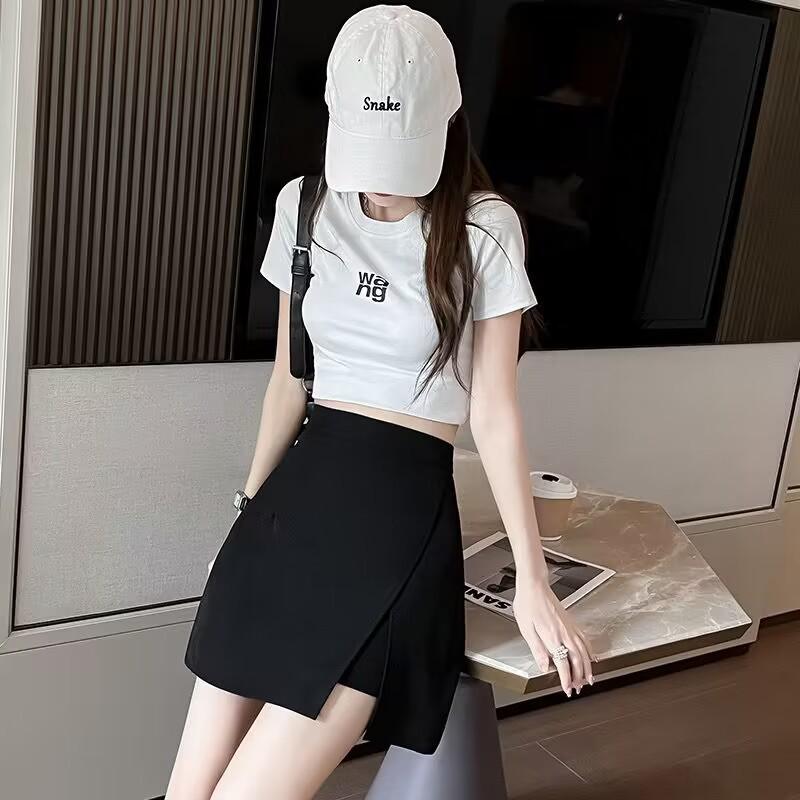 Black Korean-Style Slim-Fit Leather Midi Skirt with Side Slit - Versatile and Trendy Spring Fashion for Women S чорний
Black Korean-Style Slim-Fit Leather Midi Skirt with Side Slit - Versatile and Trendy Spring Fashion for Women S чорний