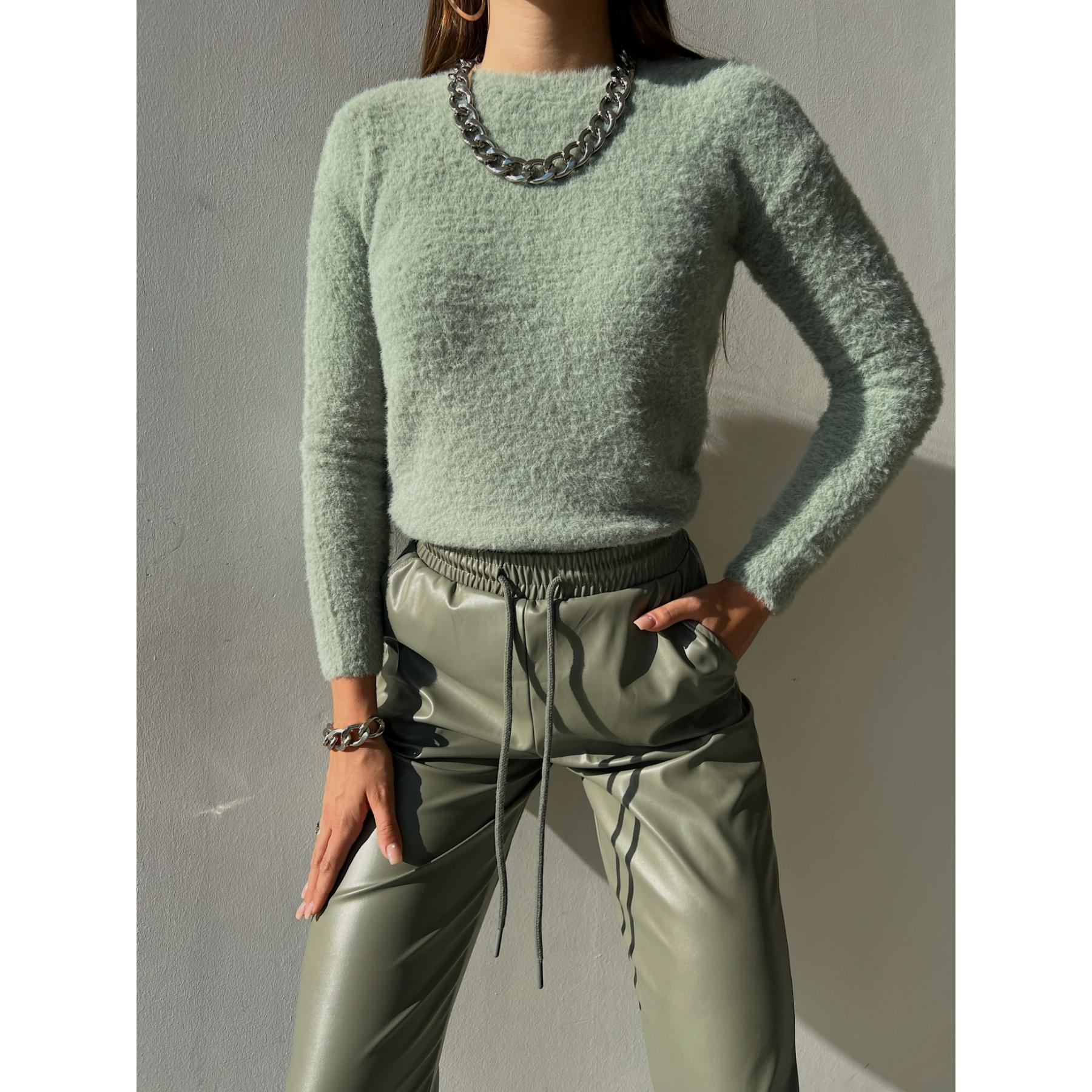 Женский свитер с бородой Alaric с длинным рукавом
Женский свитер с бородой Alaric с длинным рукавом