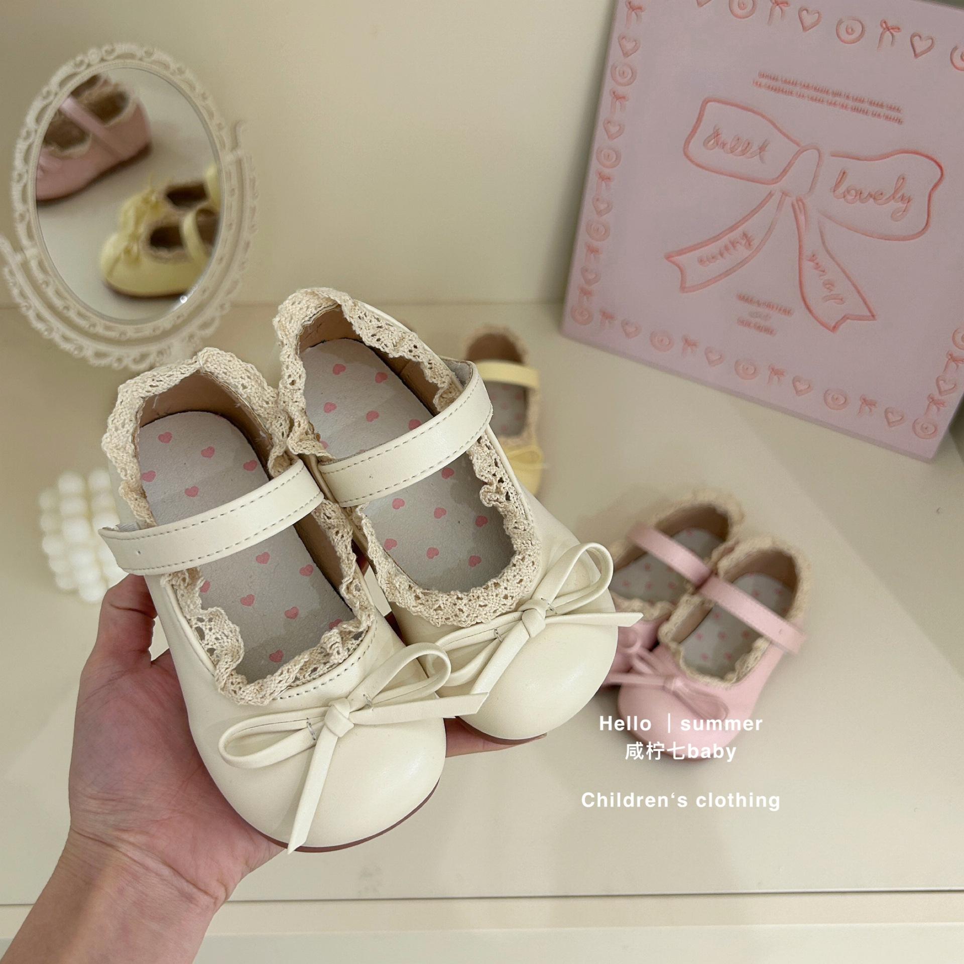 Soft Leather Edition~ Children s Small Leather Shoes Spring and Summer 2025 New Korean Version Versatile Bow Princess Shoes Girls Single Shoes 30 yards inner length 18.2cm кремовый
Soft Leather Edition~ Children s Small Leather Shoes Spring and Summer 2025 New Korean Version Versatile Bow Princess Shoes Girls Single Shoes 30 yards inner length 18.2cm кремовый