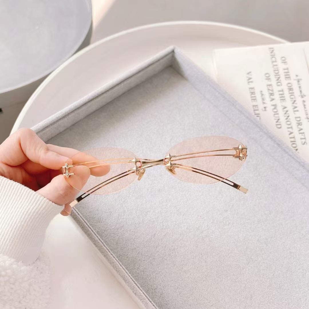 Korean Fashion Style Sun Glasses For Women Oval Shape Rimless Designer Sunglasses Women Campus Style Female Sunglass
Korean Fashion Style Sun Glasses For Women Oval Shape Rimless Designer Sunglasses Women Campus Style Female Sunglass