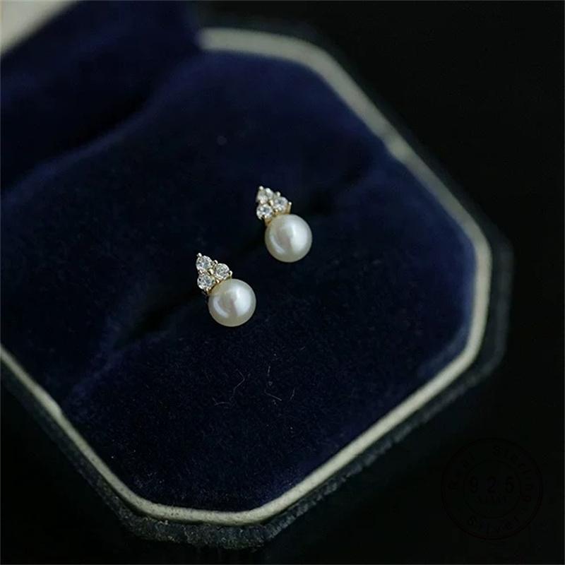 925 Sterling Silver Pearl Stud Earrings with Zircon, Dainty Elegant Pearl Earring for Women, Minimalist Fine Jewelry Gift Gold
925 Sterling Silver Pearl Stud Earrings with Zircon, Dainty Elegant Pearl Earring for Women, Minimalist Fine Jewelry Gift Gold