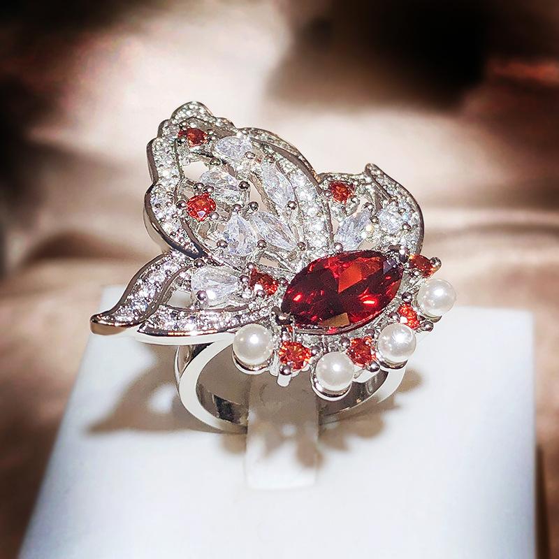 Luxury High-quality Gold Ring for Women s Shiny Red Zircon Women s Ring Set with Pearl Jewelry Butterfly Shape Engagement Ring resizable
Luxury High-quality Gold Ring for Women s Shiny Red Zircon Women s Ring Set with Pearl Jewelry Butterfly Shape Engagement Ring resizable