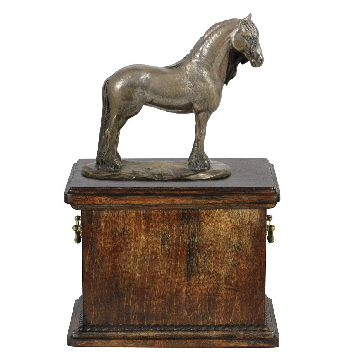 Friesian Horse Mare - urn for horse ashes, urn with a statuette, elegant urn with a horse from the Art-Dog brand коричневий
Friesian Horse Mare - urn for horse ashes, urn with a statuette, elegant urn with a horse from the Art-Dog brand коричневий