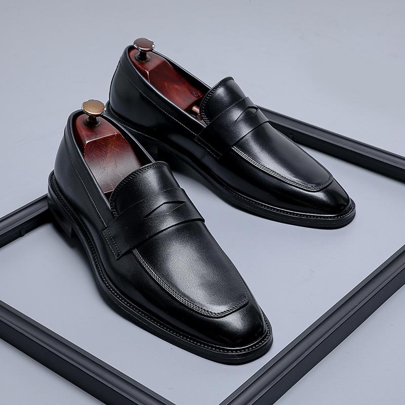 New shoes men s European and American one-pedal business dress foot cover leather shoes loafers summer breathable versatile shoes 24305-R 46 світло-коричневого кольору
New shoes men s European and American one-pedal business dress foot cover leather shoes loafers summer breathable versatile shoes 24305-R 46 світло-коричневого кольору