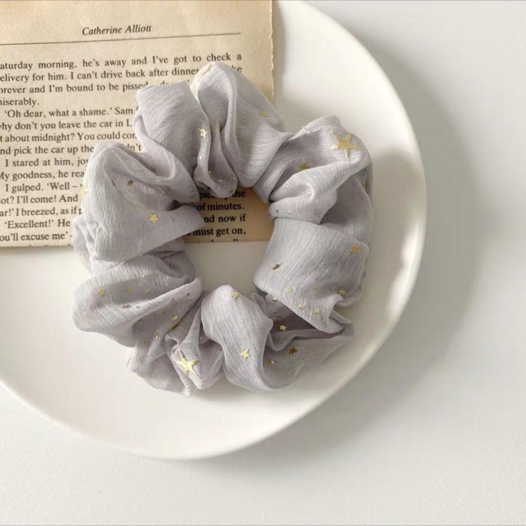 Кольцо для волос со звездным небом, головной убор, простая веревка со звездой, ткань, кольцо для большого кишечника, завязанная веревка для волос
Кольцо для волос со звездным небом, головной убор, простая веревка со звездой, ткань, кольцо для большого кишечника, завязанная веревка для волос