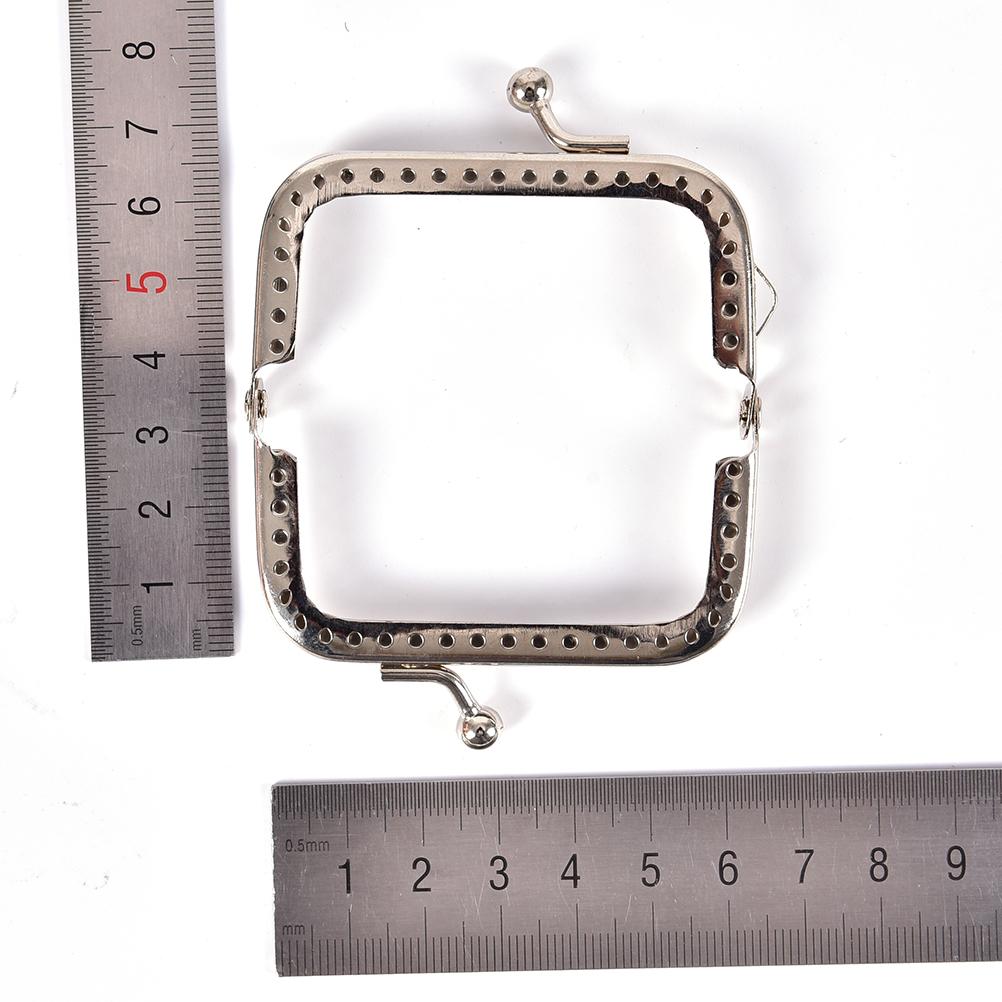 1 шт. Ретро Металлическая Цветочная Сумочка-Кошелек из Сплава 6.5CM/8.5CM/12CM/15CM/18CM/20CM Рамка для Рукоделия Застежка-Поцелуйчик Замок Серебристая
1 шт. Ретро Металлическая Цветочная Сумочка-Кошелек из Сплава 6.5CM/8.5CM/12CM/15CM/18CM/20CM Рамка для Рукоделия Застежка-Поцелуйчик Замок Серебристая
