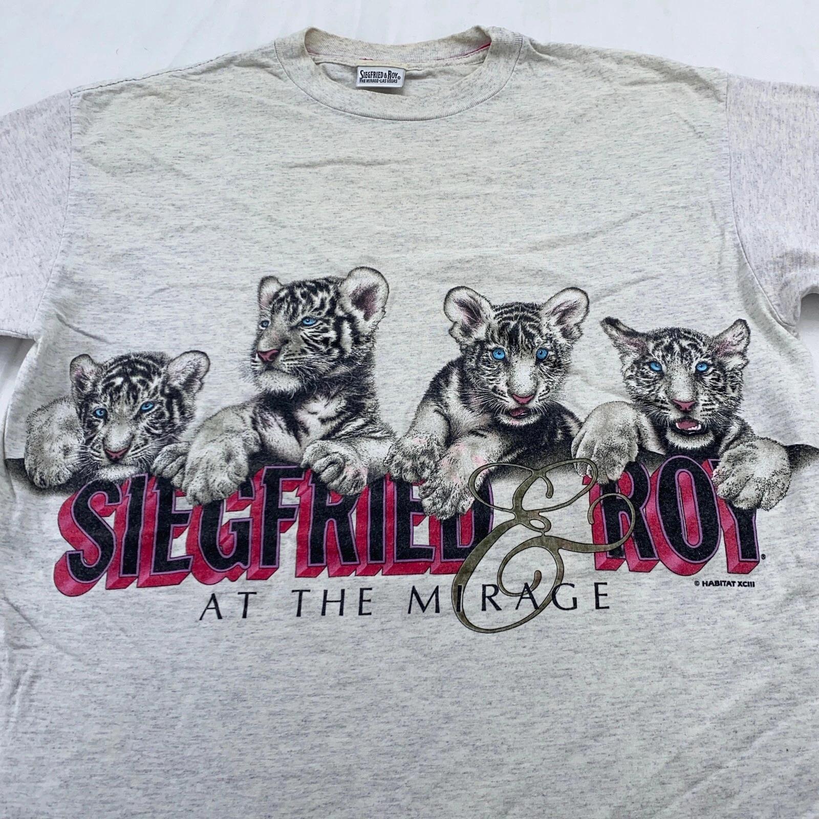 винтаж 90-х SIEGFRIED & ROY ТИГРЫ В MIRAGE Футболка БОЛЬШАЯ магия природа 4XL
винтаж 90-х SIEGFRIED & ROY ТИГРЫ В MIRAGE Футболка БОЛЬШАЯ магия природа 4XL