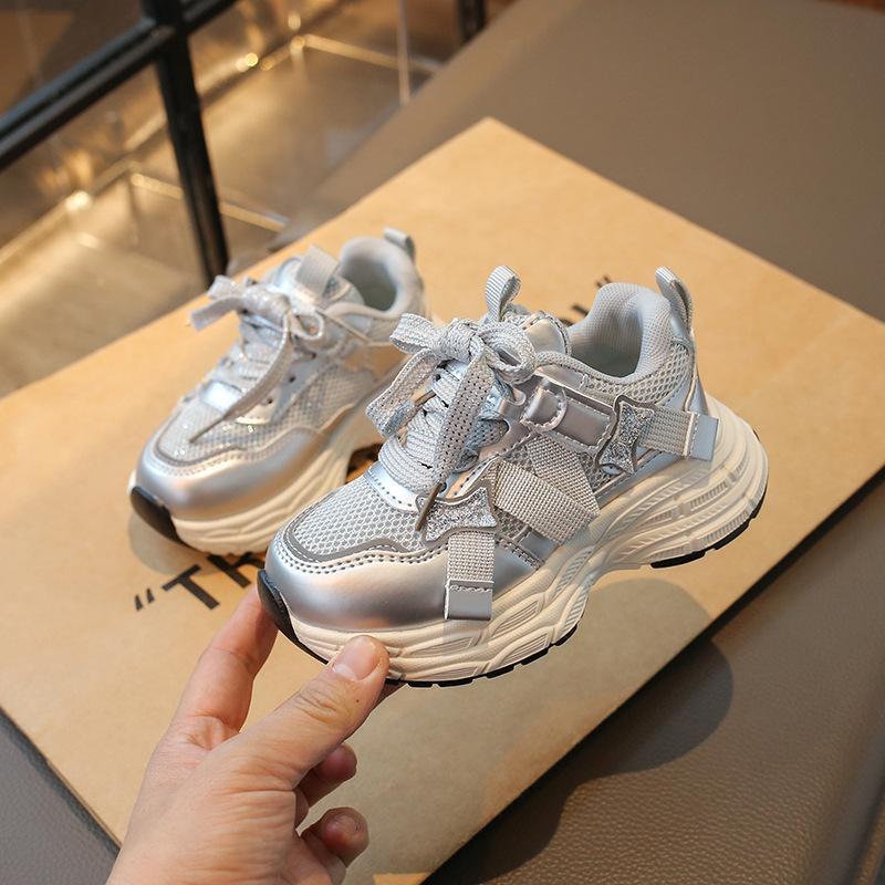 New children s mesh breathable girls lightweight running shoes sneakers tide 31 yards/19.0cm срібний
New children s mesh breathable girls lightweight running shoes sneakers tide 31 yards/19.0cm срібний