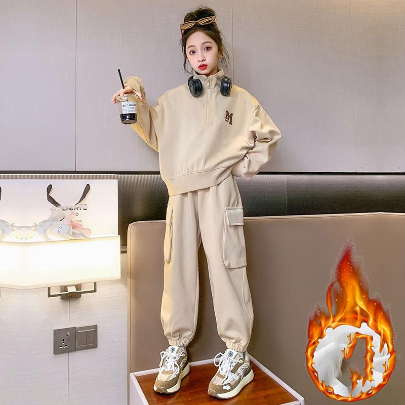 Teenage Girl Clothes Sports Sweats Pants Suit Children Autumn Winter Plus Fleece Thick Coat And Trousers Girls Two-Piece Set 110 абрикосовий
Teenage Girl Clothes Sports Sweats Pants Suit Children Autumn Winter Plus Fleece Thick Coat And Trousers Girls Two-Piece Set 110 абрикосовий