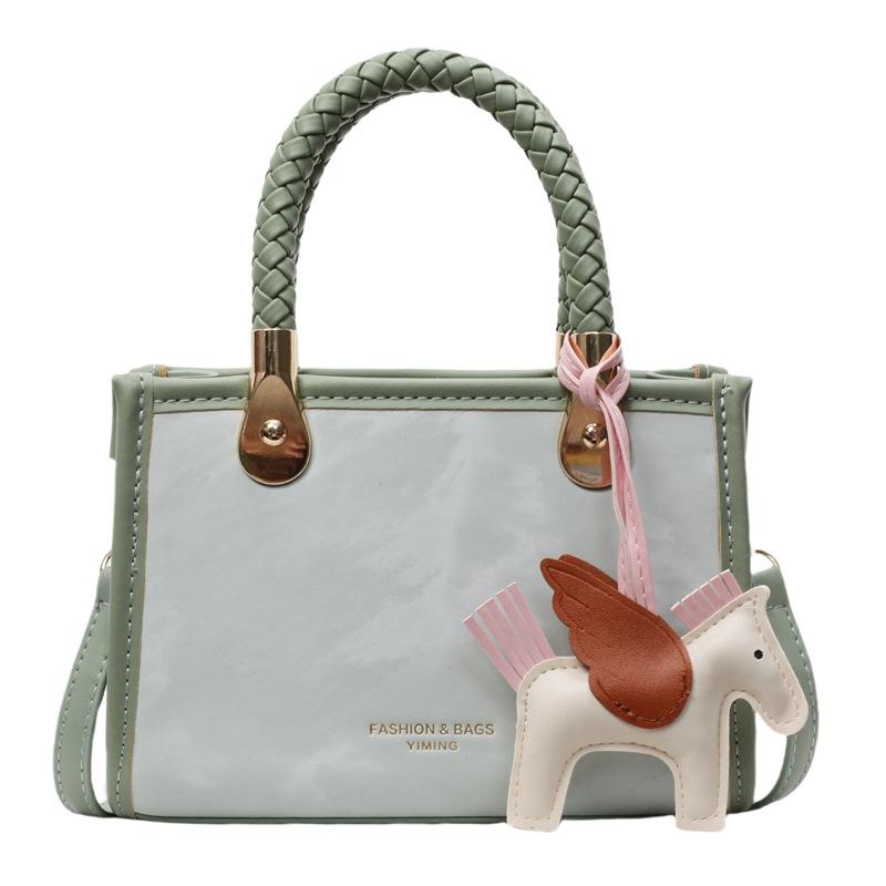 Модная портативная маленькая квадратная сумка через плечо зелёный
Модная портативная маленькая квадратная сумка через плечо зелёный