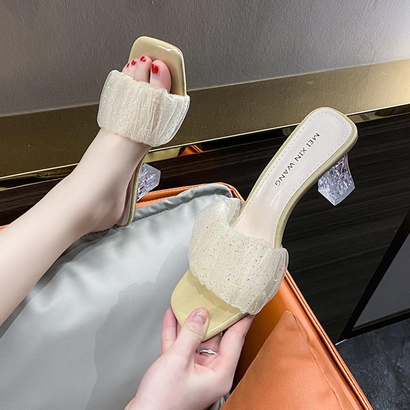 Transparent high-heeled temperament sandals women s summer new outer wear crystal thick-heeled sandals versatile one-word slippers 39 чорний
Transparent high-heeled temperament sandals women s summer new outer wear crystal thick-heeled sandals versatile one-word slippers 39 чорний