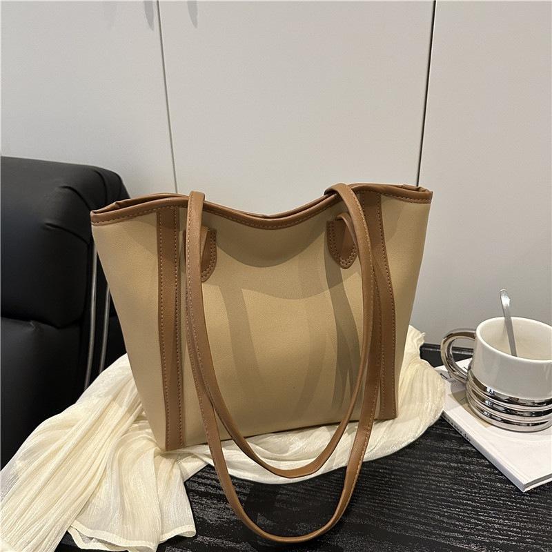 Slack simple contrasting color big bag women s 2025 new popular shoulder bag large capacity elegant tote bag коричневий
Slack simple contrasting color big bag women s 2025 new popular shoulder bag large capacity elegant tote bag коричневий