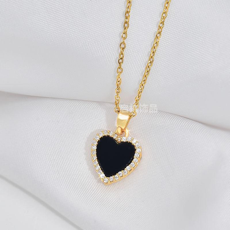 The Same Titanium Steel Black And White Double-Sided Love Necklace Women S Trend Versatile Micro-Inlaid Zircon Fritillary Heart-Shaped Clavicle Chain
The Same Titanium Steel Black And White Double-Sided Love Necklace Women S Trend Versatile Micro-Inlaid Zircon Fritillary Heart-Shaped Clavicle Chain