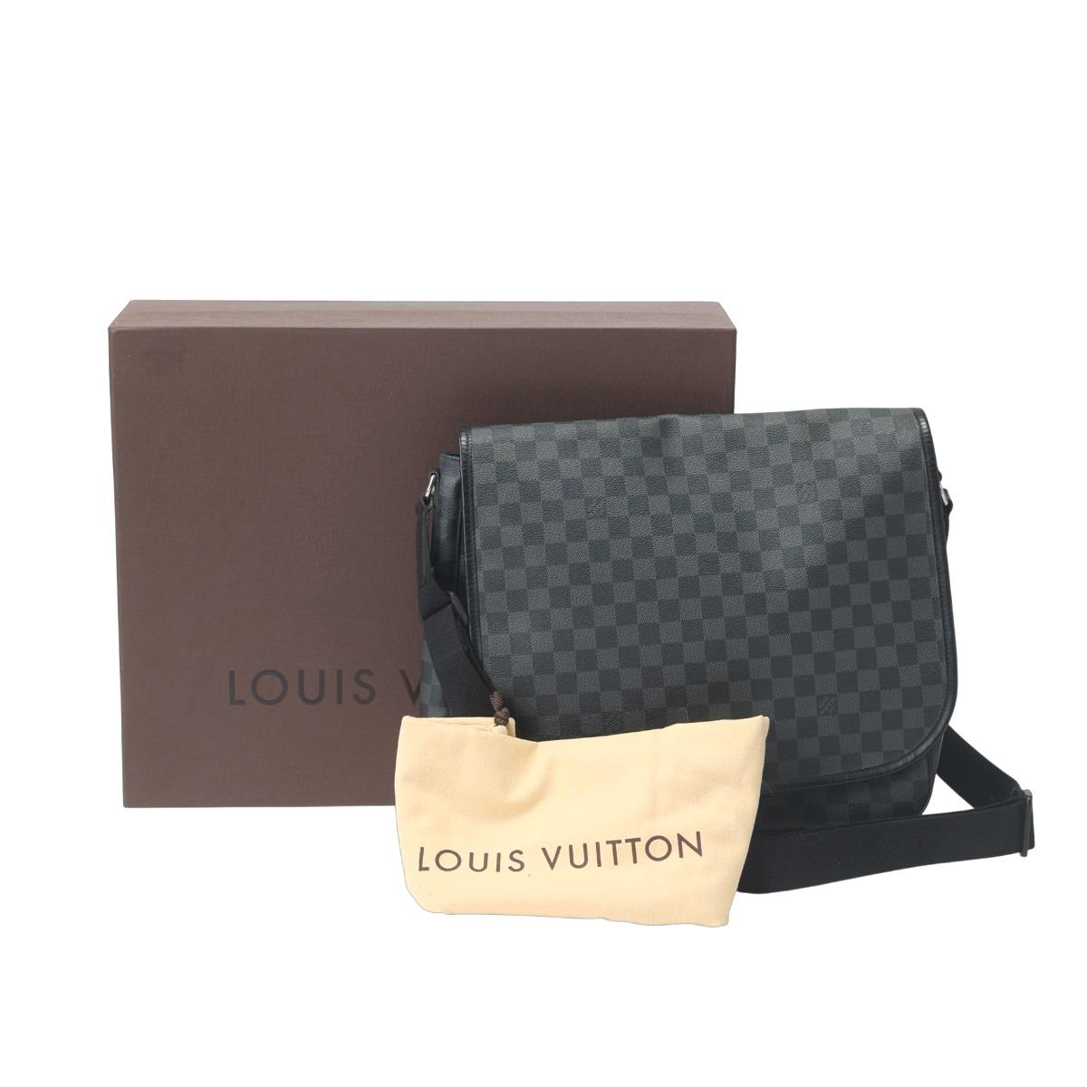 LOUIS VUITTON Damier Grafitte Daniel GM Сумка через плече шкіра чорний унісекс N58033 Вживана
LOUIS VUITTON Damier Grafitte Daniel GM Сумка через плече шкіра чорний унісекс N58033 Вживана