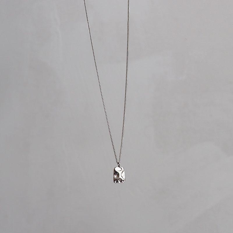 S925 Sterling Silver Retro Necklace with Island Imprint Pendant - Light Luxury Fashion for Women 925 Silver
S925 Sterling Silver Retro Necklace with Island Imprint Pendant - Light Luxury Fashion for Women 925 Silver