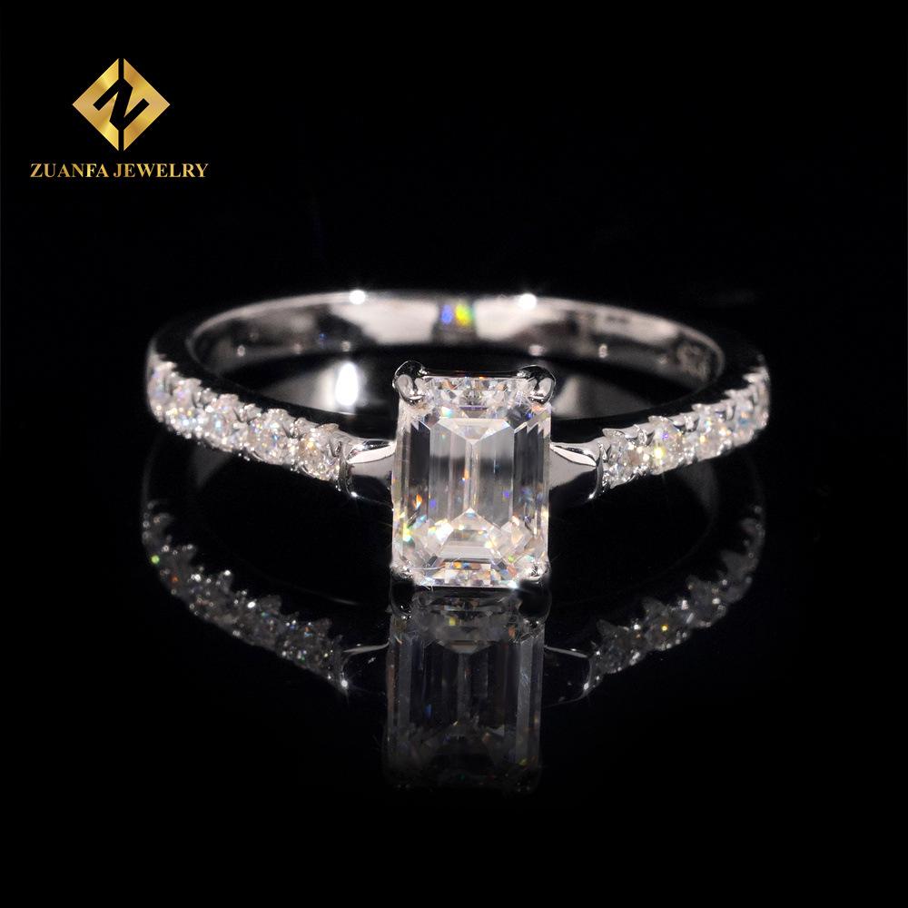 Sterling Silver Moissanite Emerald-Cut Engagement Ring for Women Size 8 золотой
Sterling Silver Moissanite Emerald-Cut Engagement Ring for Women Size 8 золотой