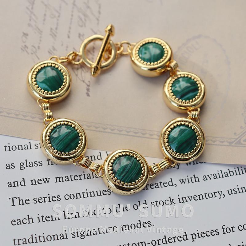 Bracelet European and American retro style bracelet gold-plated gem green malachite Brinker Eliza BEHOLD Girls
Bracelet European and American retro style bracelet gold-plated gem green malachite Brinker Eliza BEHOLD Girls